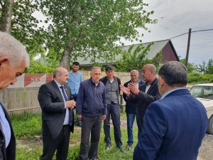 Deputat seçiciləri dinlədi 