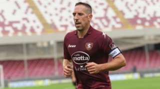 Riberi avtomobil qəzasına düşərək, başından xəsarət alıb 