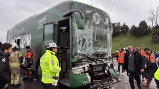 Klub avtobusu qəzaya uğrayıb, iki futbolçu xəsarət alıb 