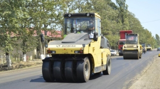 Lənkəranın 16 kəndində yollara asfalt döşənir - FOTO