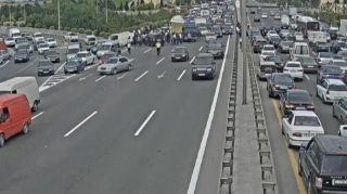 Qəzadan sonra avtomobili yolun ortasında saxlayıb sığortanı gözləməyə ehtiyac varmı? - MÜTƏXƏSSİS RƏYİ 