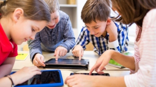 Smartfonlar xəstəlik mənbəyidir – Xəbərdarlıq 