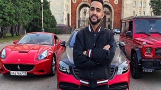 Məşhur azərbaycanlı bloger sürücülük hüququndan məhrum edildi