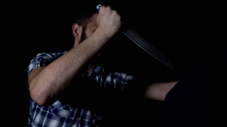 Bakıda bacısını və onunla birgə yaşayan şəxsi bıçaqlayan tutuldu