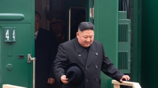 Kim Çen In xüsusi qatarla Çinə getdi 