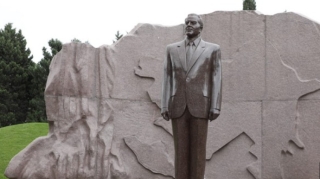 Rəcəb Tayyib Ərdoğan Ulu Öndər Heydər Əliyevin məzarını ziyarət edib 