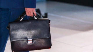 Azərbaycanda nazirlikdə yüksək vəzifəli şəxslər işdən çıxarıldı