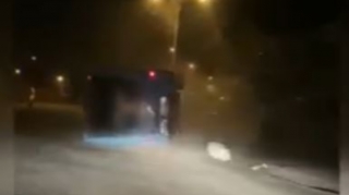 Avtobusu qaçırdan yeniyetmələr belə qəza törətdi - ANBAAN VİDEO