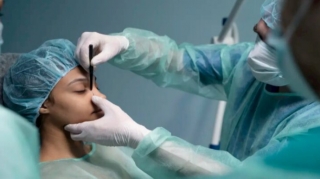 Saxta plastik cərrah vətəndaşı şikəst qoydu — AÇIQLAMA 