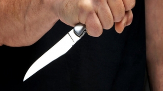 Mağazada 59 yaşlı kişi bıçaqlandı