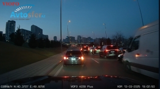 Bu yoldan sağa dönən sürücülər dəhşətli tıxaca səbəb olurlar - VİDEO