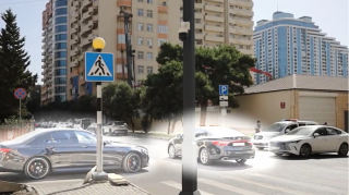 Опасный перекресток в Баку - ВИДЕО