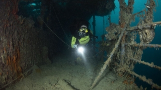 Turist batmış gəmiyə sualtı tur zamanı öldü 
