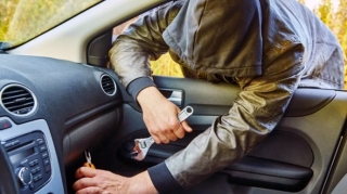 “Ford”dan pul və telefon oğurlandı - Araşdırma aparılır 