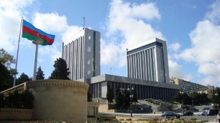 Milli Məclisin qarşısında aksiya keçirməyə cəhd edilib 