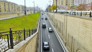 Paytaxtda iki ərazidə deformasiyaya uğramış yol örtüyü yeniləndi - FOTO 