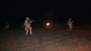 Xüsusi təyinatlıların cənub bölgəsindəki gecə təlimlərindən GÖRÜNTÜLƏR - VİDEO 