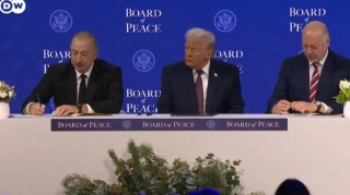 İlham Əliyev sənədi imzaladı 