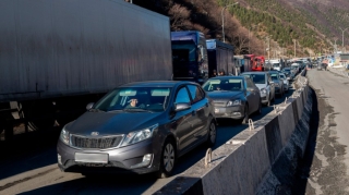 Военно-Грузинскую дорогу закрыли для всех видов транспорта из-за схода селя 