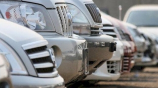 Rusiyada iki azərbaycanlının avtomobili əllərindən alındı 