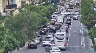 Bakının bir sıra yollarında tıxac yarandı – SİYAHI 