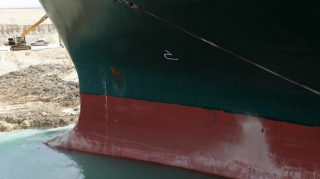 Süveyş  kanalından xəbər var  - FOTO