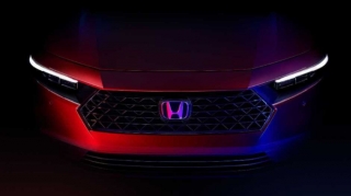"Honda" yeni "Accord" modelinin dizaynı üzərindəki sirr pərdəsini götürüb   - FOTO