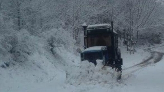 Quba-Xınalıq yolu qardan təmizlənir   - FOTO