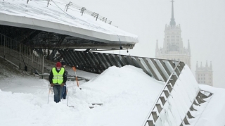 Аэропорт в Москве переполнен пассажирами задержанных рейсов