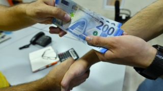 Bakıda maaşlar artıb   