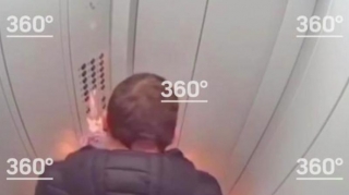 Мужчина закурил и поджег себя в лифте в Оренбурге - ВИДЕО 18+ 