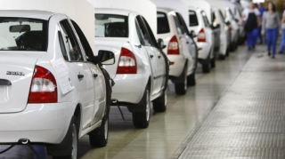 Azərbaycan avtomobil idxalını 11 % azaldıb 