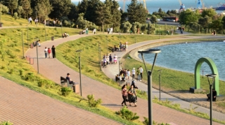 Küçədə və ya parkda gəzərkən siqaret çəkmək olar? 