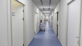 Şəkidə avtomobili yandırılan şəxsin baş həkim olduğu məlum olub 