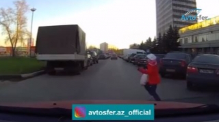 Azyaşlı qız ölümdən son anda belə döndü - ŞOK VİDEO 