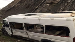 Ankarada avtobus qəzaya uğradı - Ölənlər var (20 yaralı) 