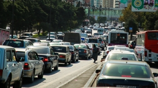 Sürücülərin NƏZƏRİNƏ: Bəzi küçə və prospektlərdə tıxac var - SİYAHI 