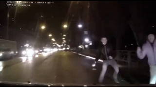 Bir siqnala əsəbiləşən sürücü dəhşətli anlar yaşatdı   - VİDEO