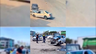 “Mercedes”lə “Toyota” toqquşdu, sürücü və sərnişin ağır yaralandı    - VİDEO