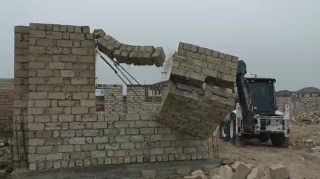 Bakıda qanunsuz tikililər sökülüb   - VİDEO