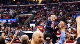 TRAMP:  Seçilsəm bu dəliliyə son qoyacam