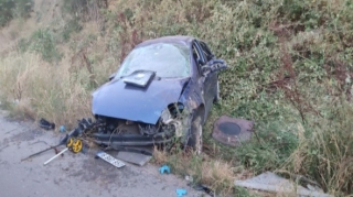 AĞIR QƏZA:  Avtomobil aşdı üç nəfər öldü