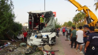 Türkiyədə avtobus dərəyə yuvarlanıb - 33 yaralı  - FOTO