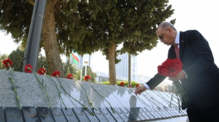 Ərdoğan Bakıda Türk şəhidliyini ziyarət edib - FOTO