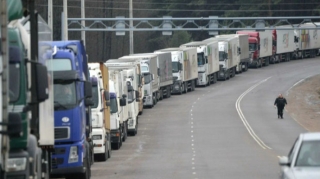 Polşa-Ukrayna sərhədində 2500-dən çox yük maşını dayanıb