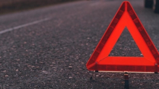 В Евлахе столкнулись грузовики: есть погибшие 