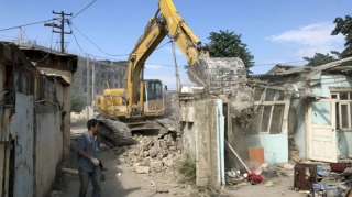 Dərnəgül bazarının arxasındakı evlər sökülür 