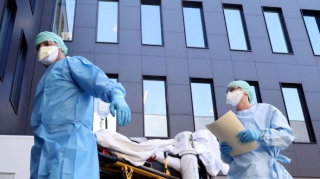 Dünyada koronavirusa yoluxanların sayı 11 milyona çatır