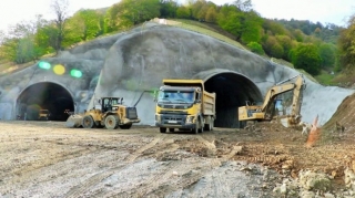 Toğanalıdan Kəlbəcərə çəkilən tunel-yolun tikintisi davam etdirilir 