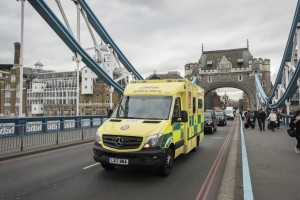 Avtobus dayanacağa çırpıldı: 20 nəfər yaralanıb - VİDEO